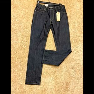 dark blue Levi’s slim stretch